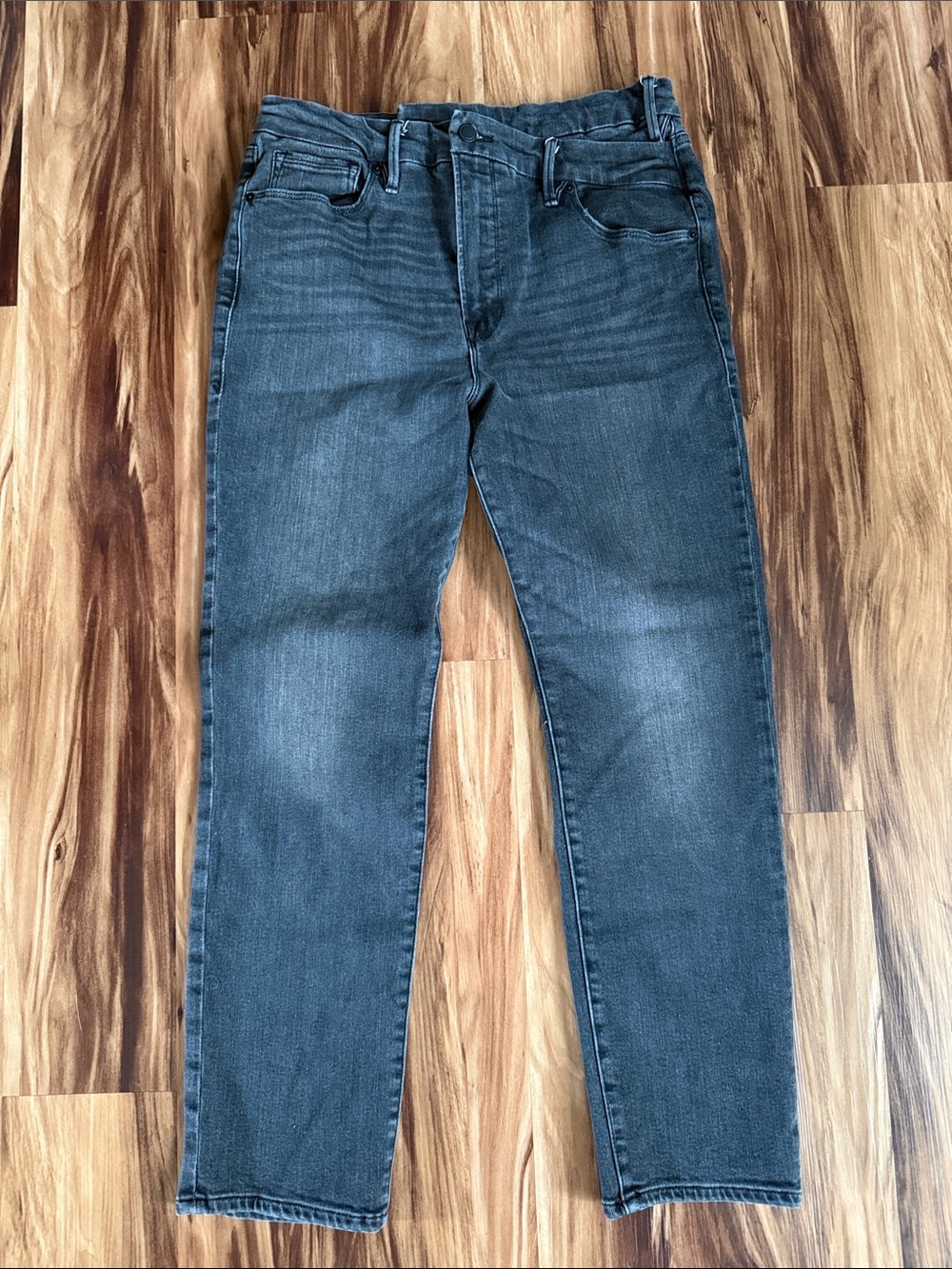 Good American Good Classic Slim Straight Jeans